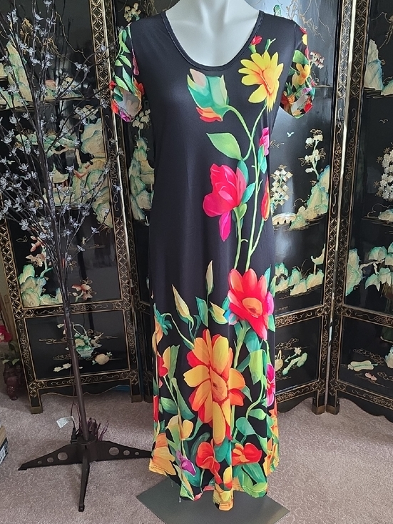 Dresses & Skirts - Women's Black Maxi Dress with Vibrant Floral Print